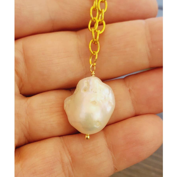 Stunning Baroque Pearl Necklace with Gold Tone Chain 20 inch adjustable - Picture 3 of 3